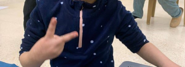 نشاطات فنية للترفيه عن الأطفال النازحين