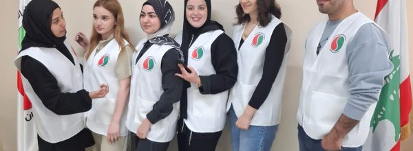 معآ نعيد الأمل لمن ينتظر بصمت